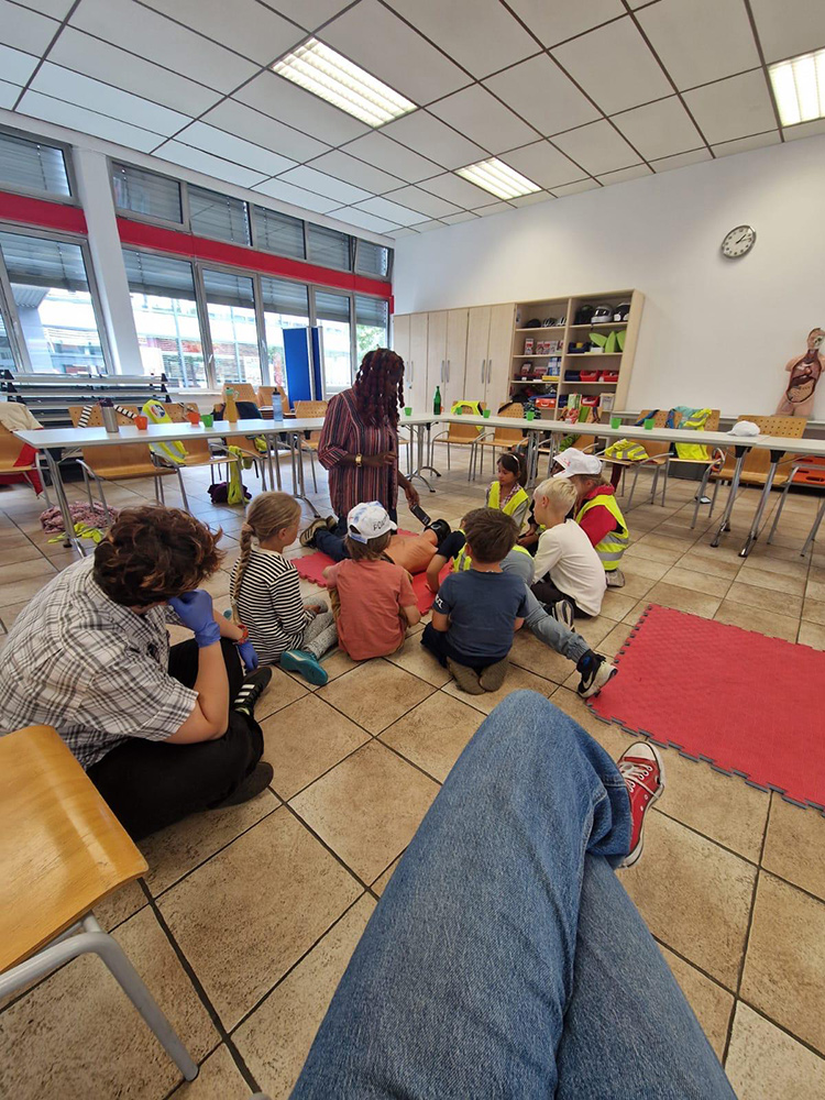 Kinder beim Erste-Hilfe-Kurs