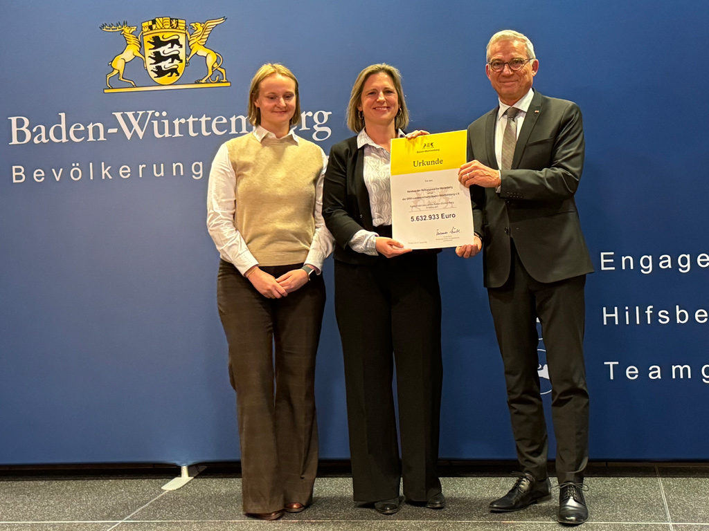 Foto: v.l.n.r.: Dr. Marilena Geugjes, die uns parteiübergreifemd gemeinsam mit allen Landtagsabgeordneten in unsere Verbandsgebiet unterstützt, Kreisgeschäftsführerin Caroline Falk, Minister Thomas Strobl